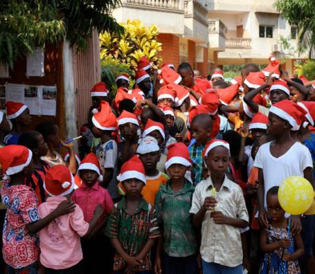 Carrefour Jeunesse Bénin : une marche de Noël dans les rues de Comé Carrefour Jeunesse Bénin : une marche de Noël dans les rues de Comé