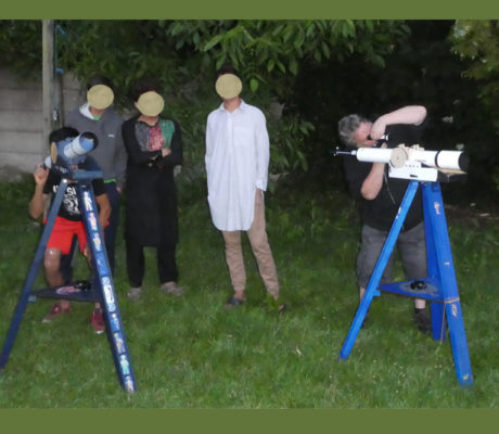 Les jeunes de Bonvena : La tête dans les étoiles ! Les jeunes de Bonvena : La tête dans les étoiles !